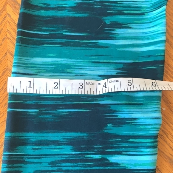 Old Navy workout  compression pants - Picture 9 of 10